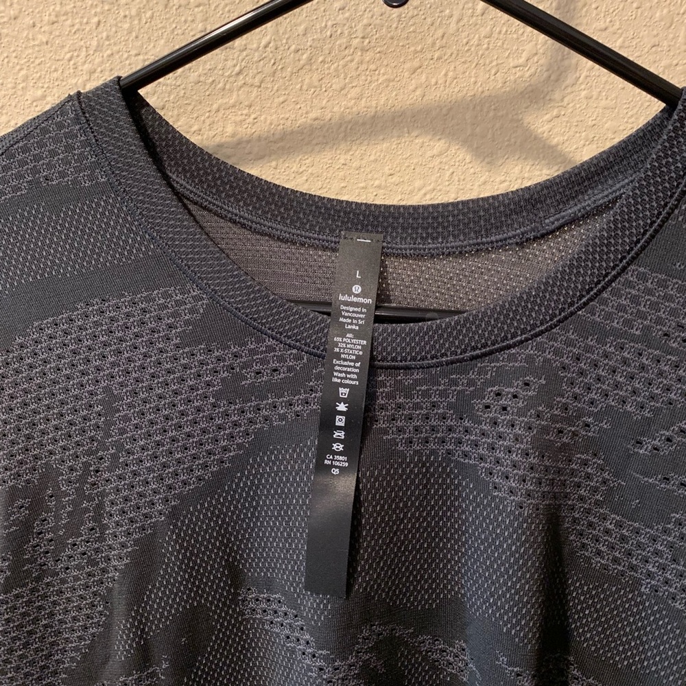 Lululemon - Picture 4 of 5